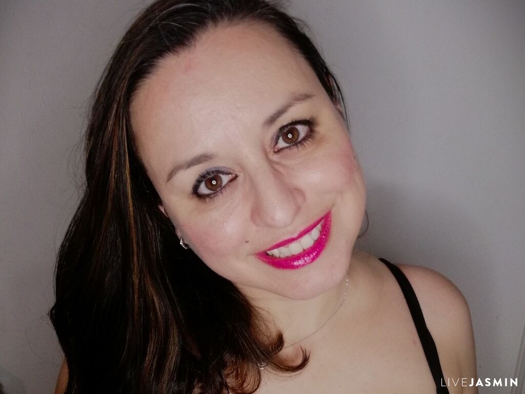 Live cam model AdelaAlbaNatural