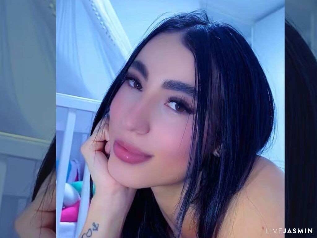 Live cam model AdelaMartins