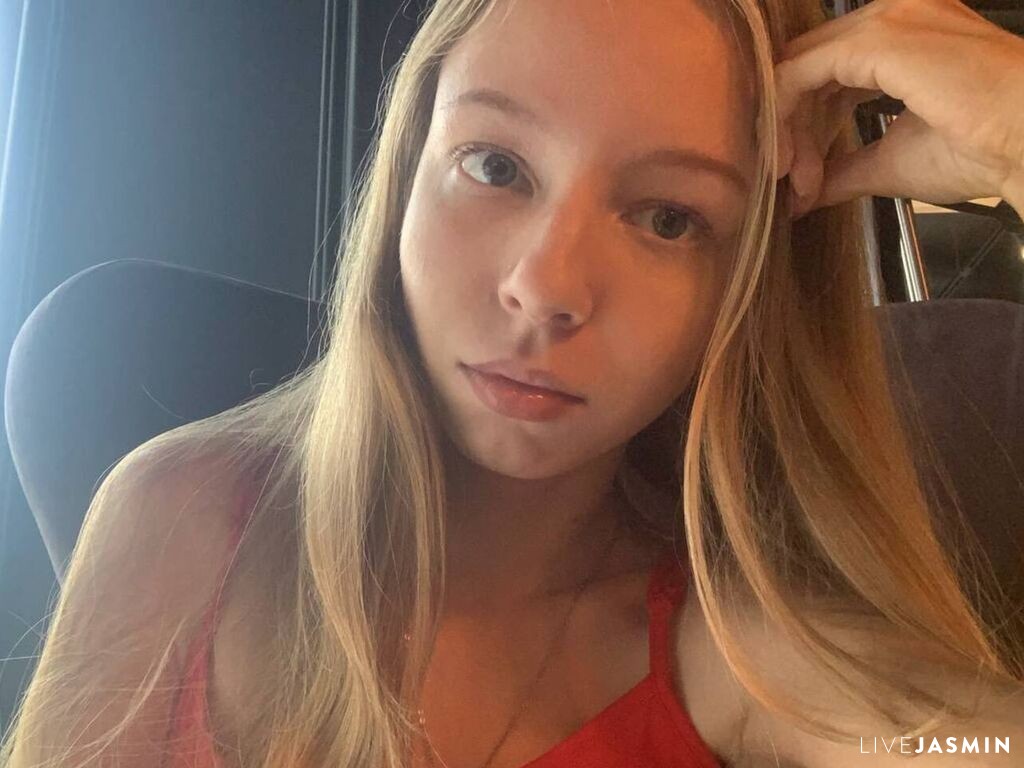 Live cam model AdenaMcfalls