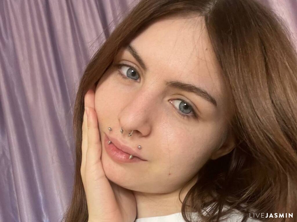 Live cam model AftonGathright