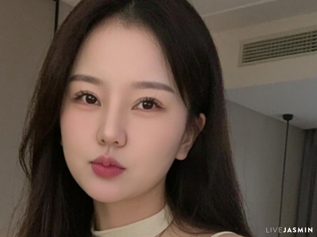 Live cam model AiaiaiMimi