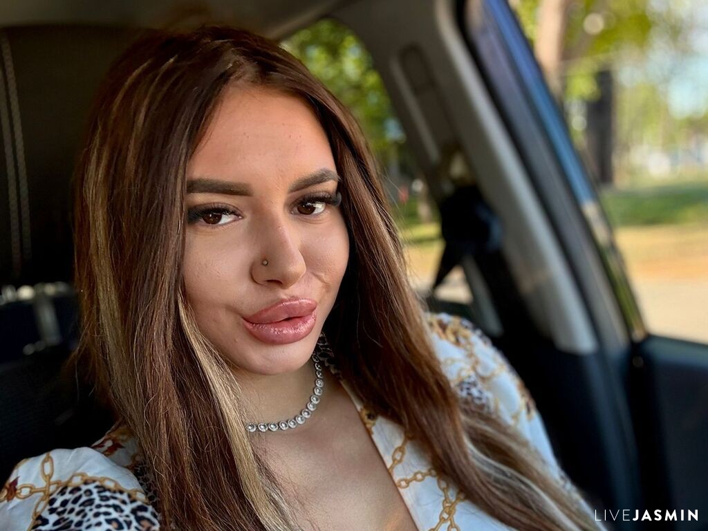Live cam model AidaHaze