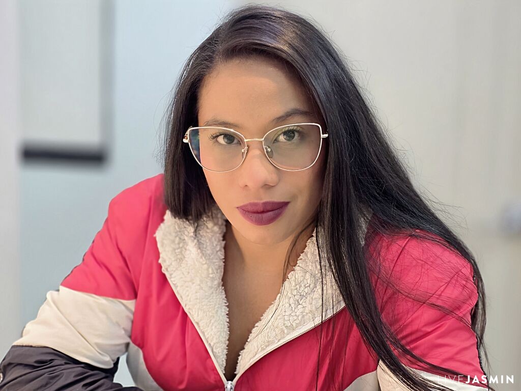 Live cam model AlahiaDuarte