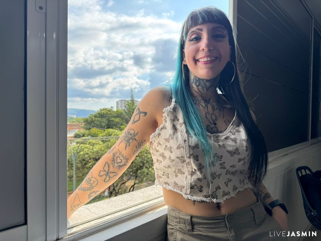 Live cam model AlaiaTatto