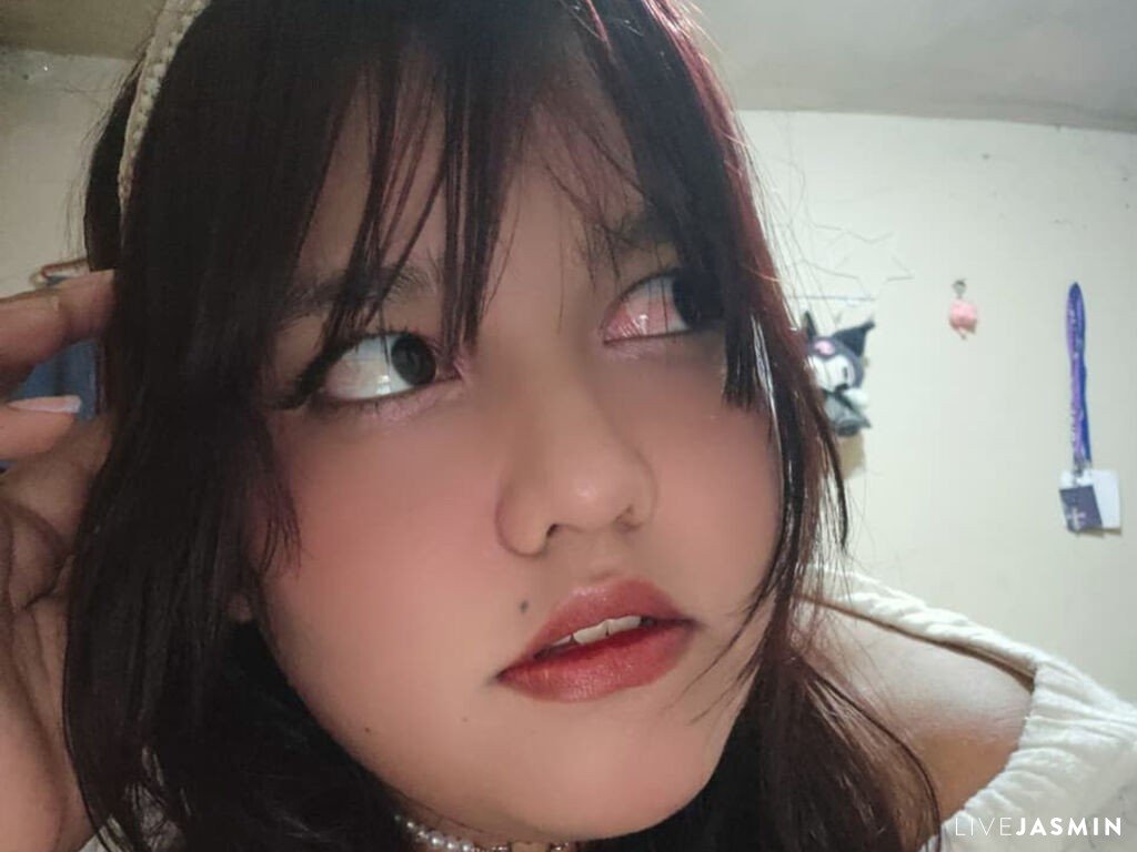 Live cam model AleSweeth
