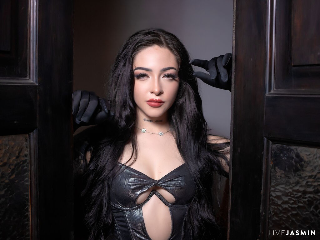 Live cam model AlesandraLovi