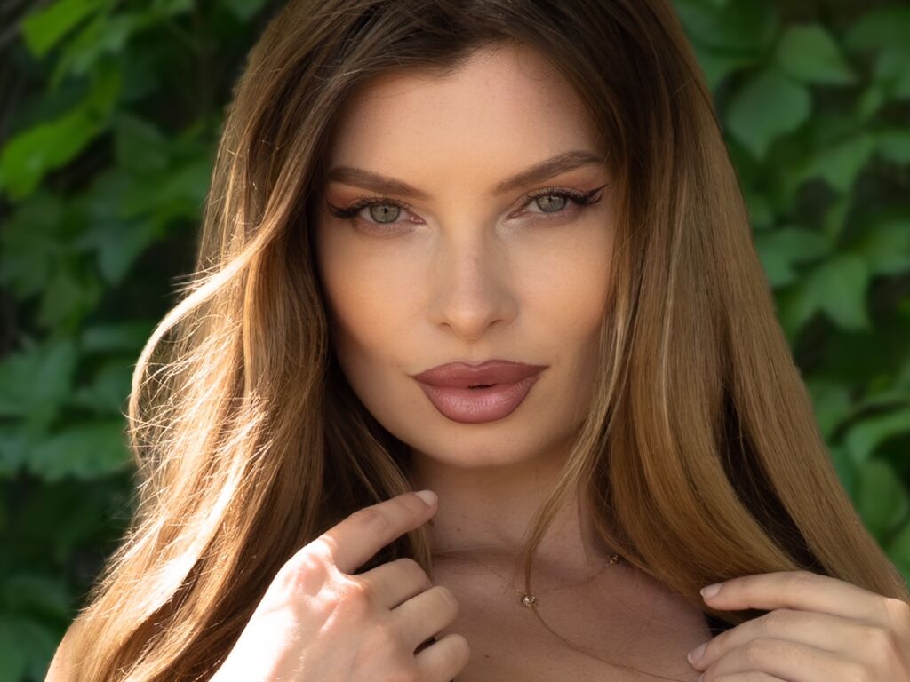 Live cam model Alessia
