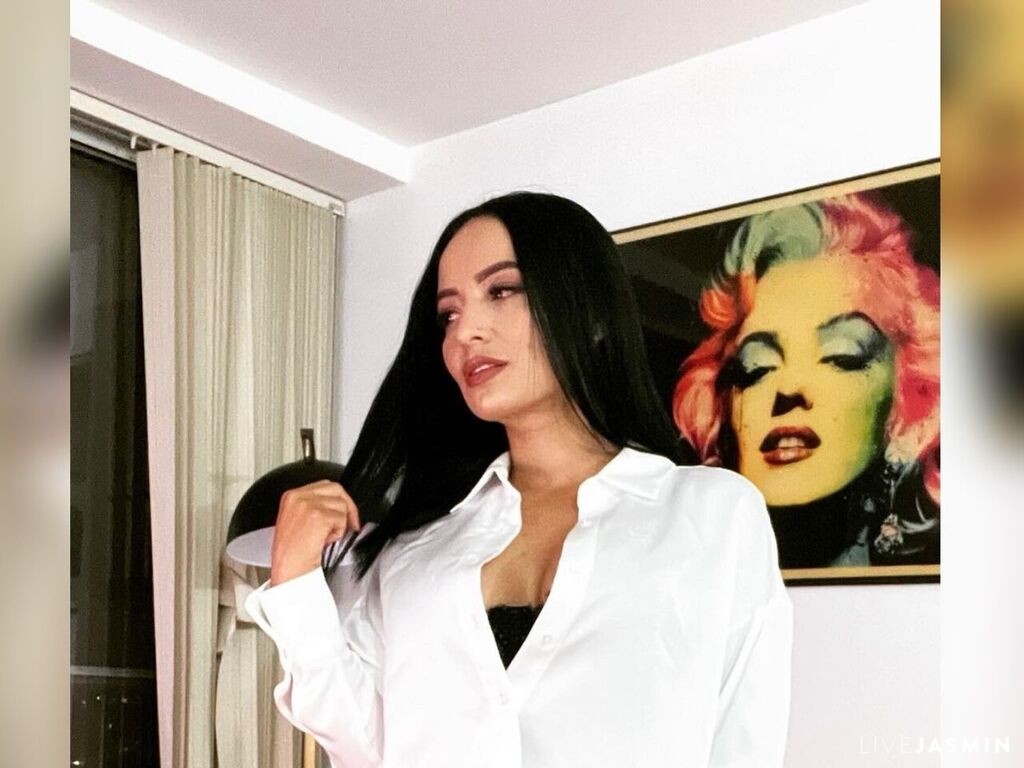 Live cam model AlexaTovar