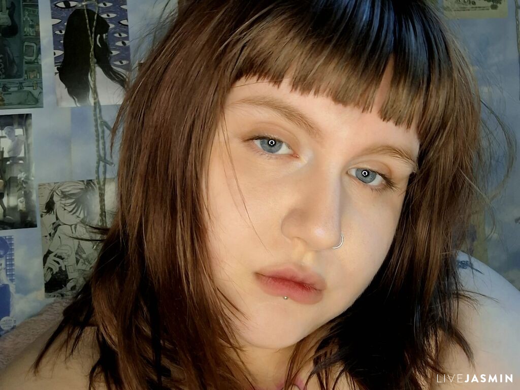 Live cam model AliceBunn