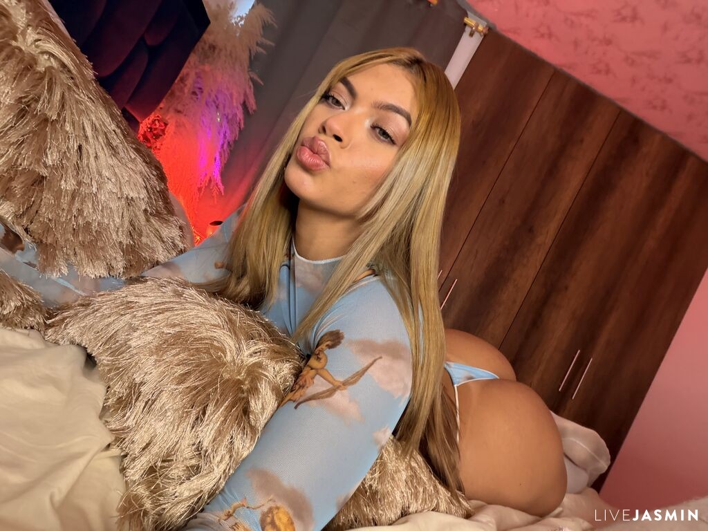 AliceHazel online live cam profile