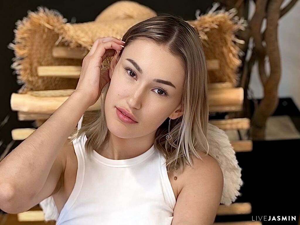 Live cam model AliceKrossy