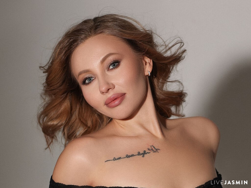 Live cam model AlicePicasso
