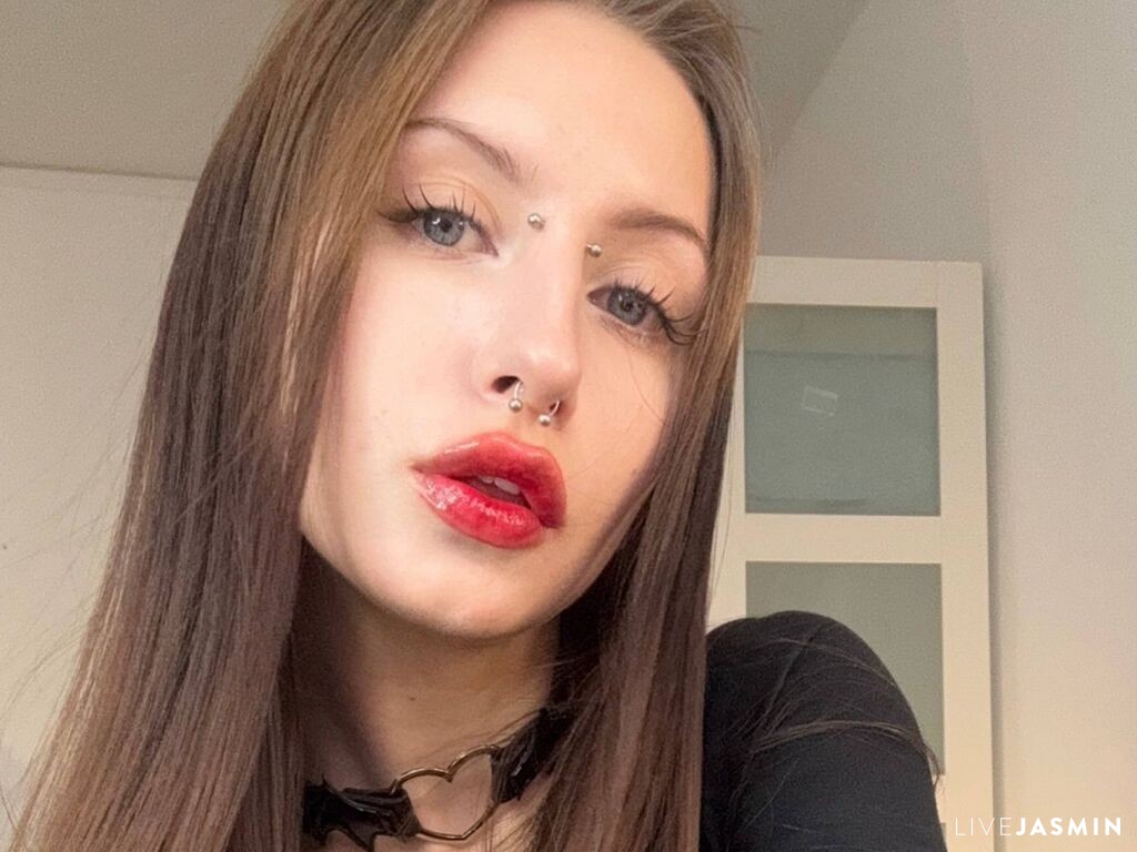 Live cam model AliceWallflower