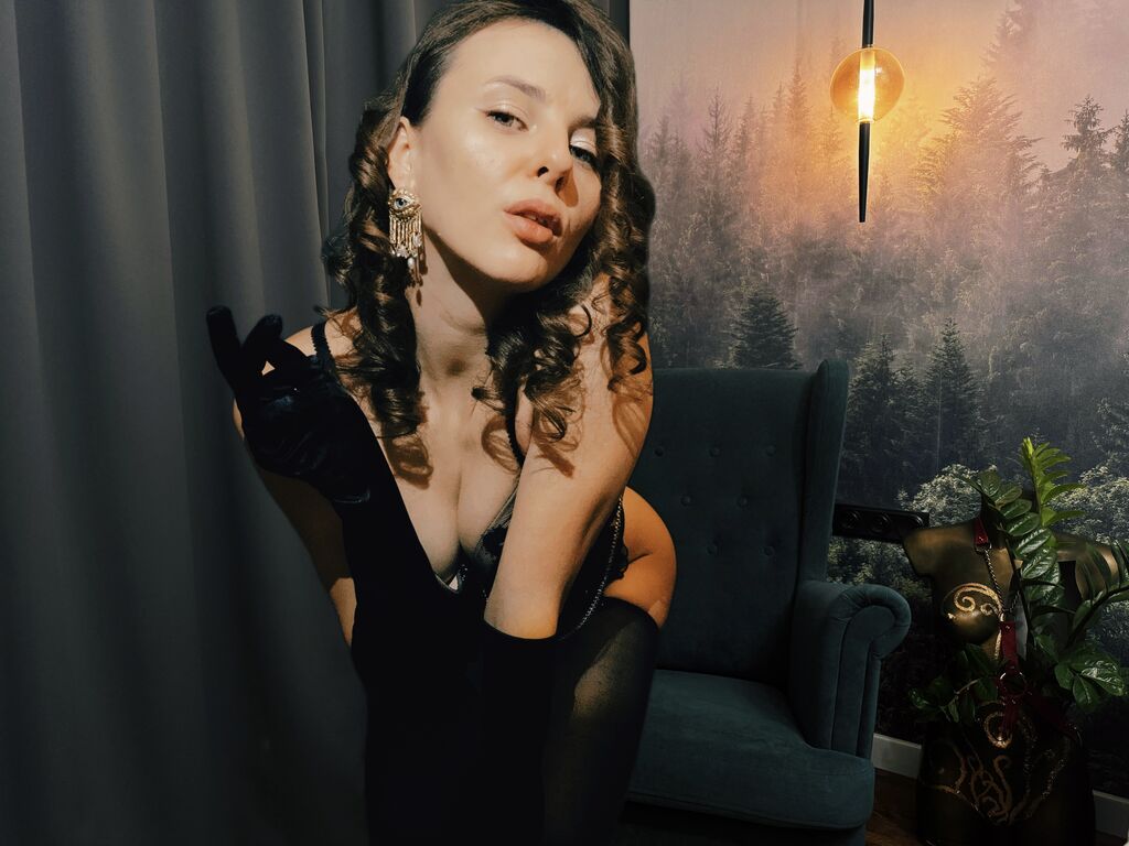 AlyceCox online live cam profile