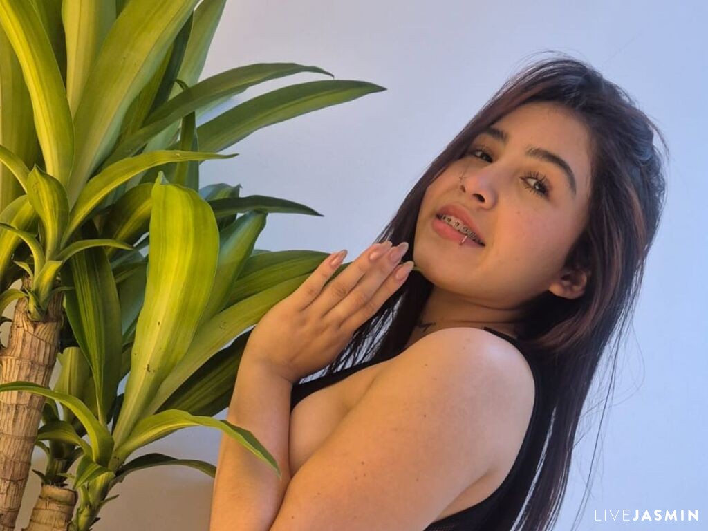 Live cam model AnberLux