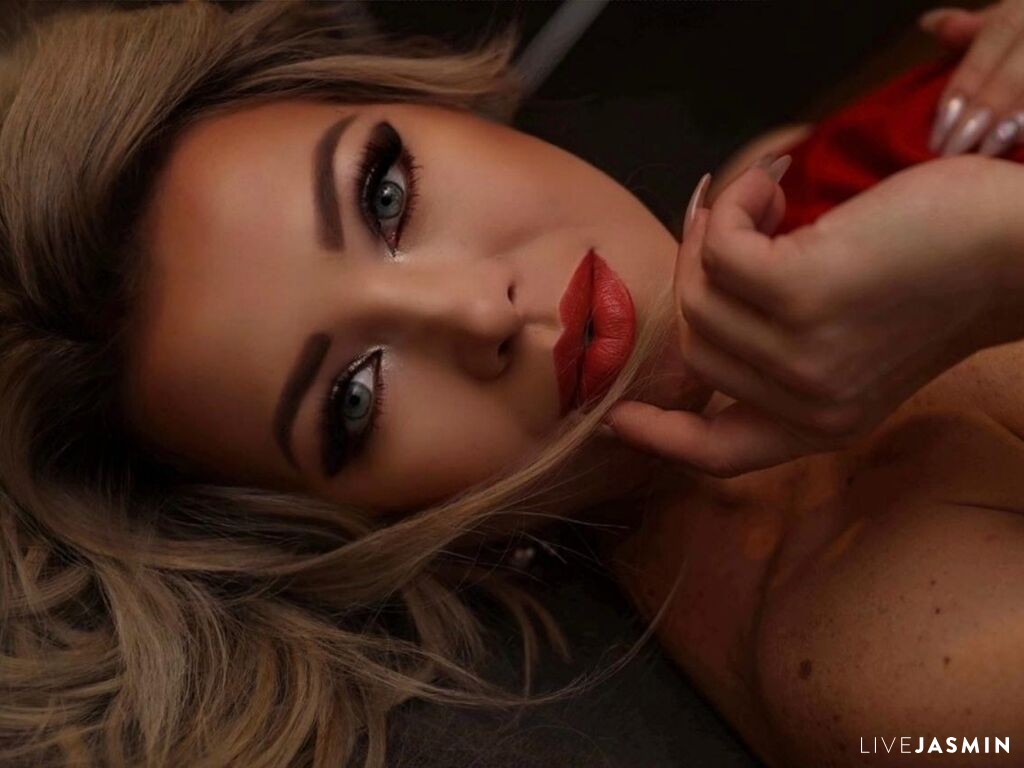 View Anelise cam profile and live status