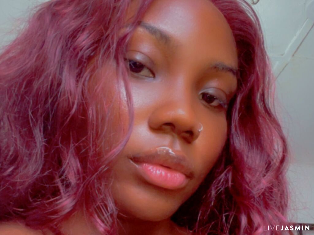 Live cam model AniMaculey