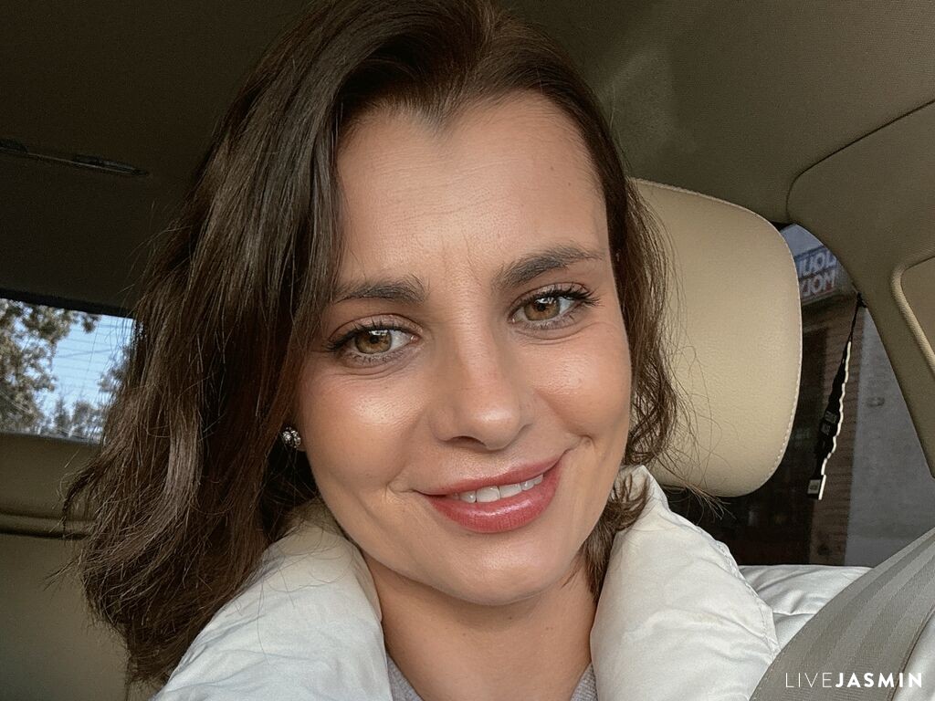Live cam model AnishaBee