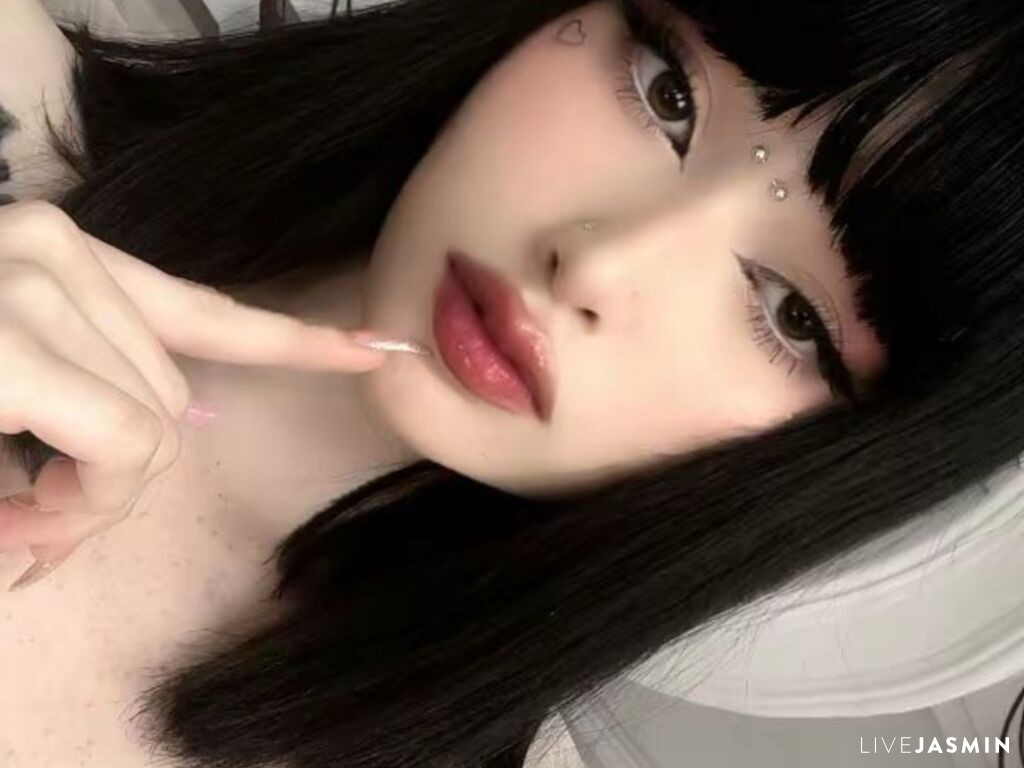 Browse AnnaMitchels live chat profile
