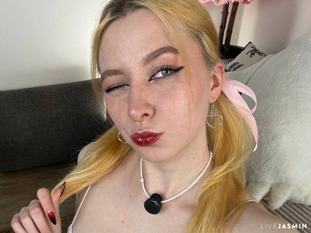 Live cam model AnnaTwinkle