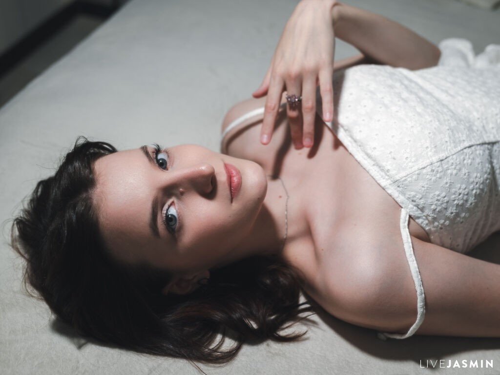 Live cam model AnneAstin