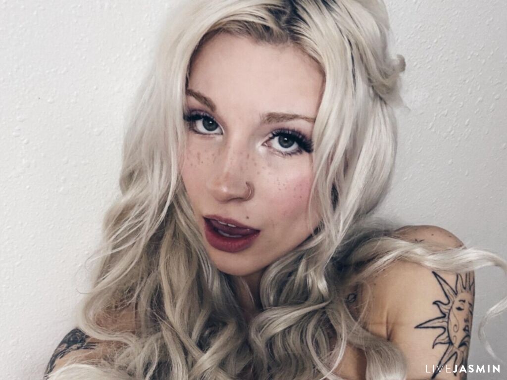 Live cam model AnnieAngel