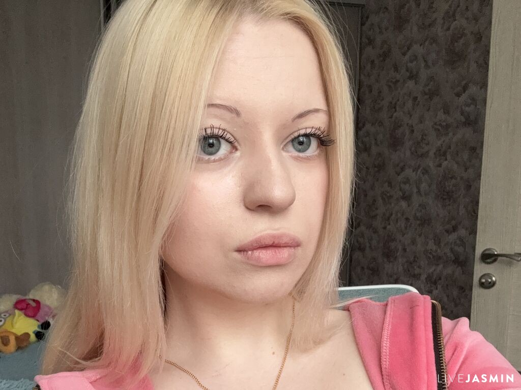 Live cam model AnnieKeniry