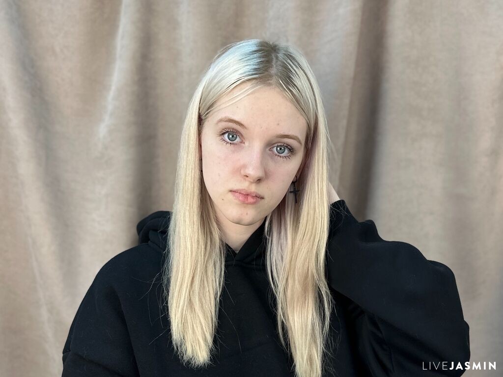Live cam model AnnitaKratochvil