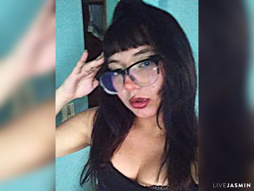 Live cam model AnnyPhol