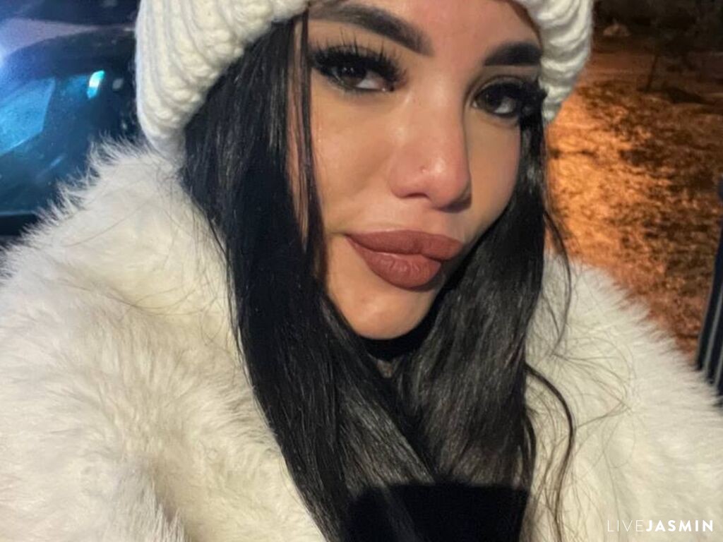 Live cam model AnoraCler
