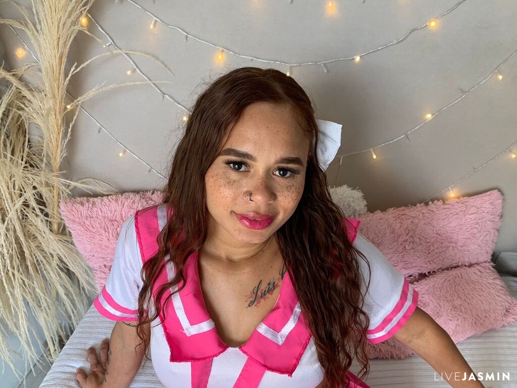 Live cam model AntonellaDilucas