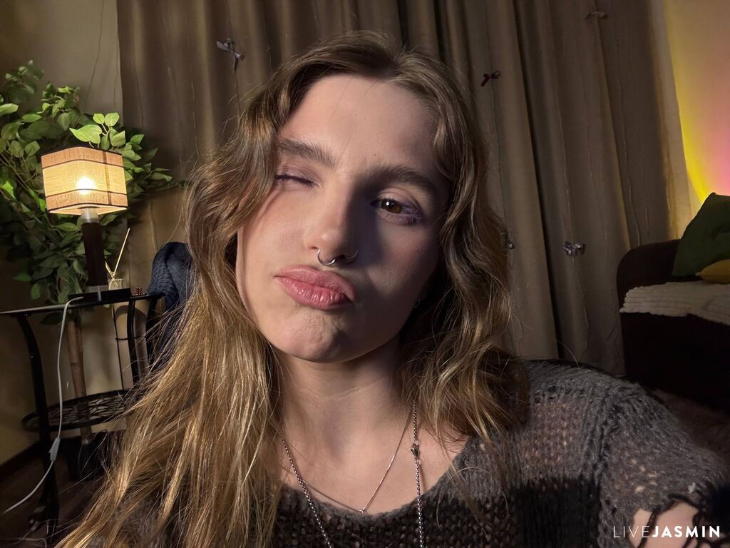 Live cam model AnyaCarbaugh