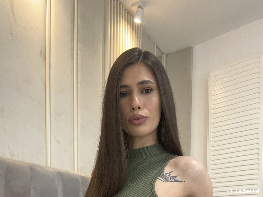 Live cam model AnyaRain
