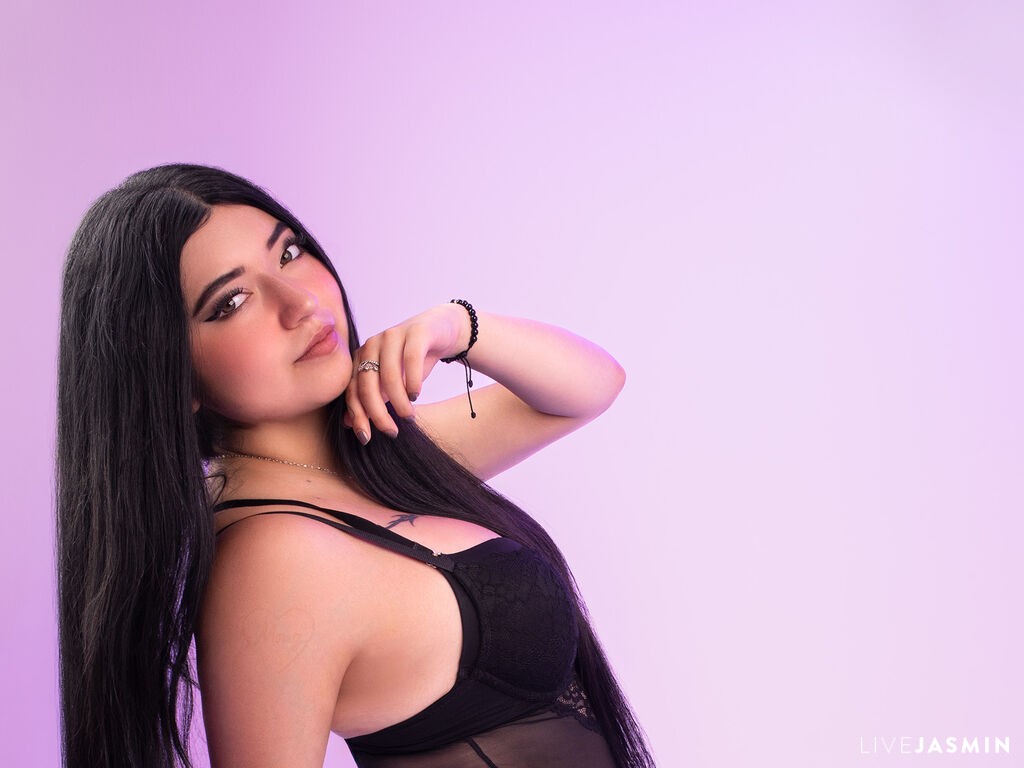 Live cam model AriaLunex