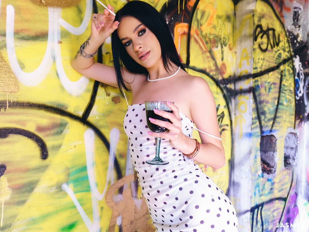 Live cam model AriaVex