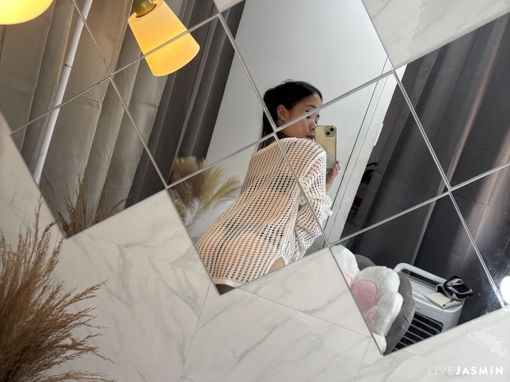 Live cam model ArmariahBrith