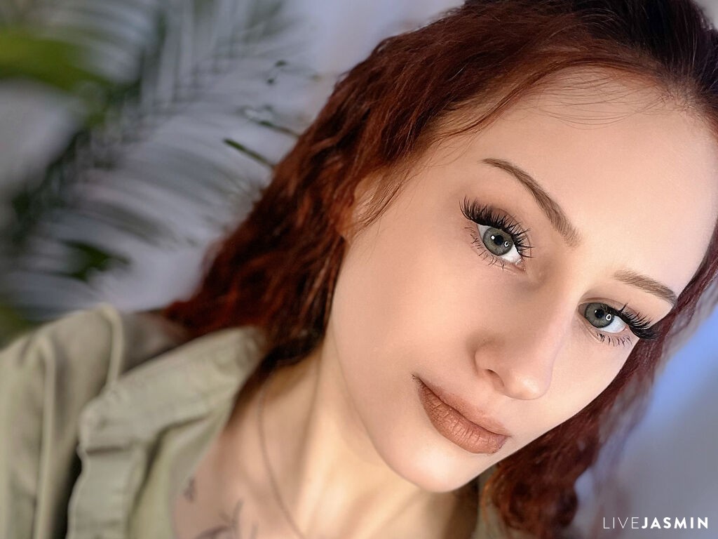 Live cam model AsyaFoxie