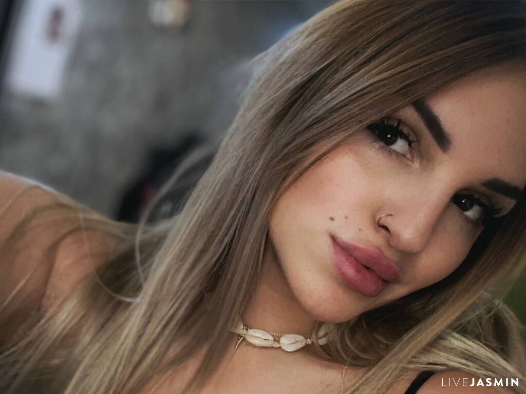 Live cam model AuroraPhillips