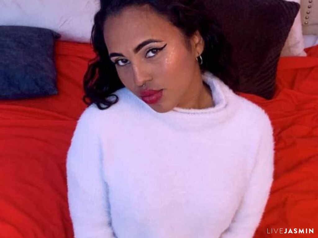 AuroraRogue LiveJasmin model profile