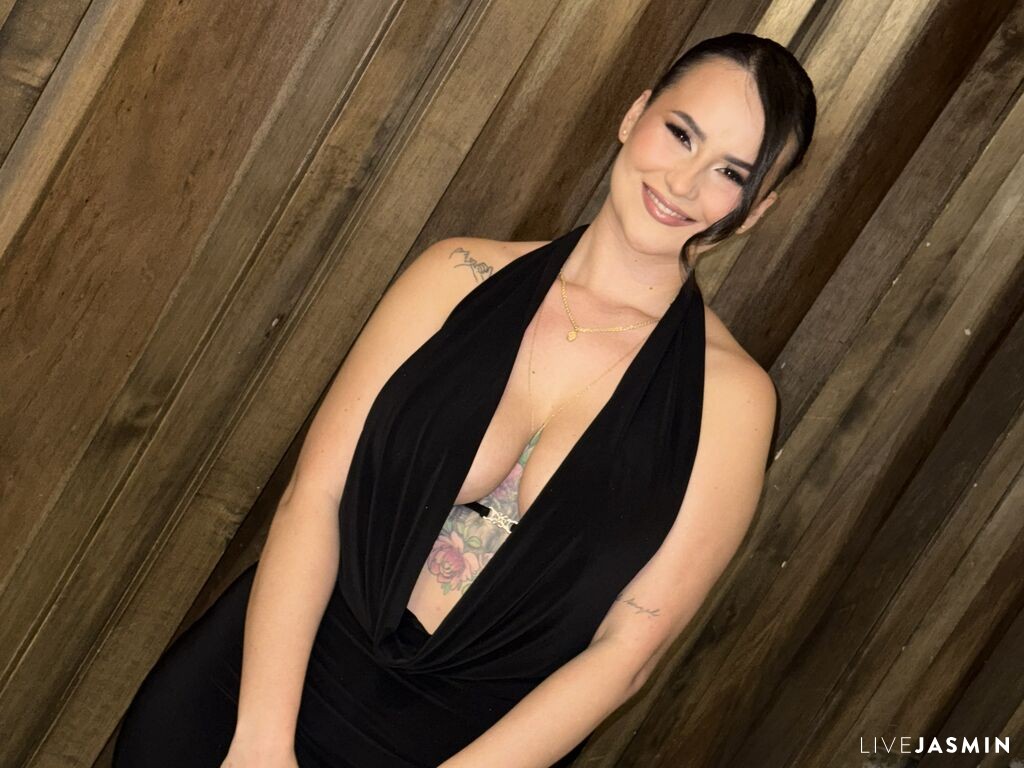 Live cam model AuroraSinclair