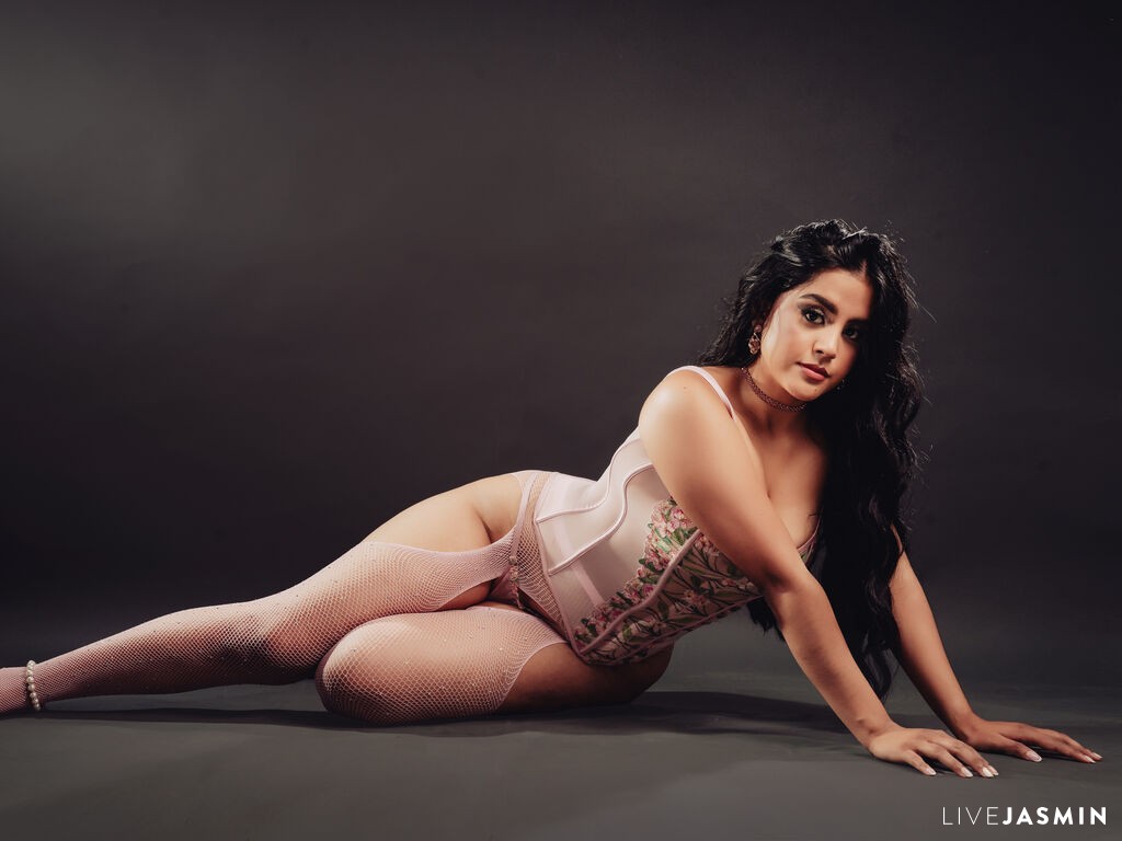 Live cam model AvelinePrescott