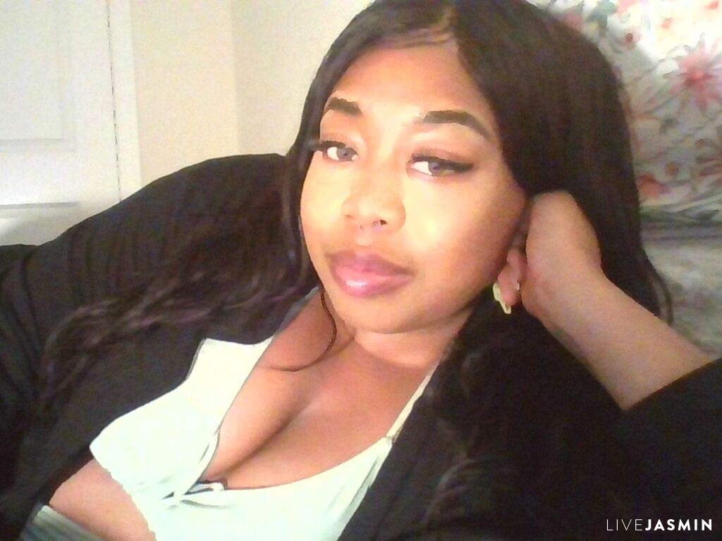 Live cam model angeliquebelcali