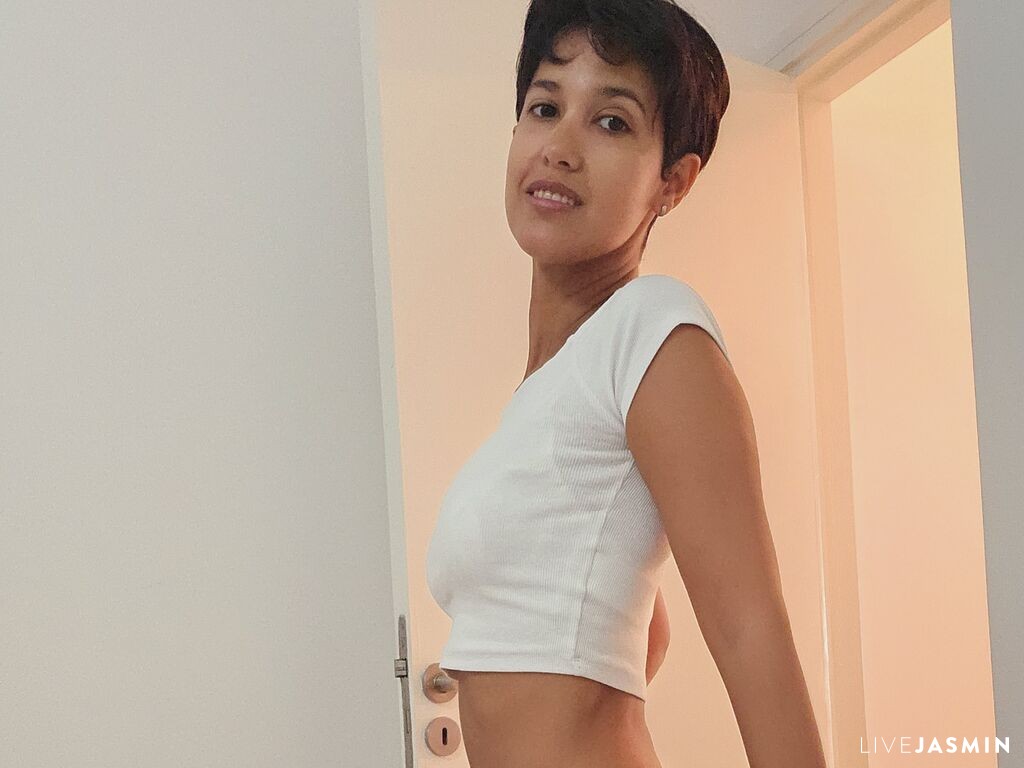 Live cam model BabiMina