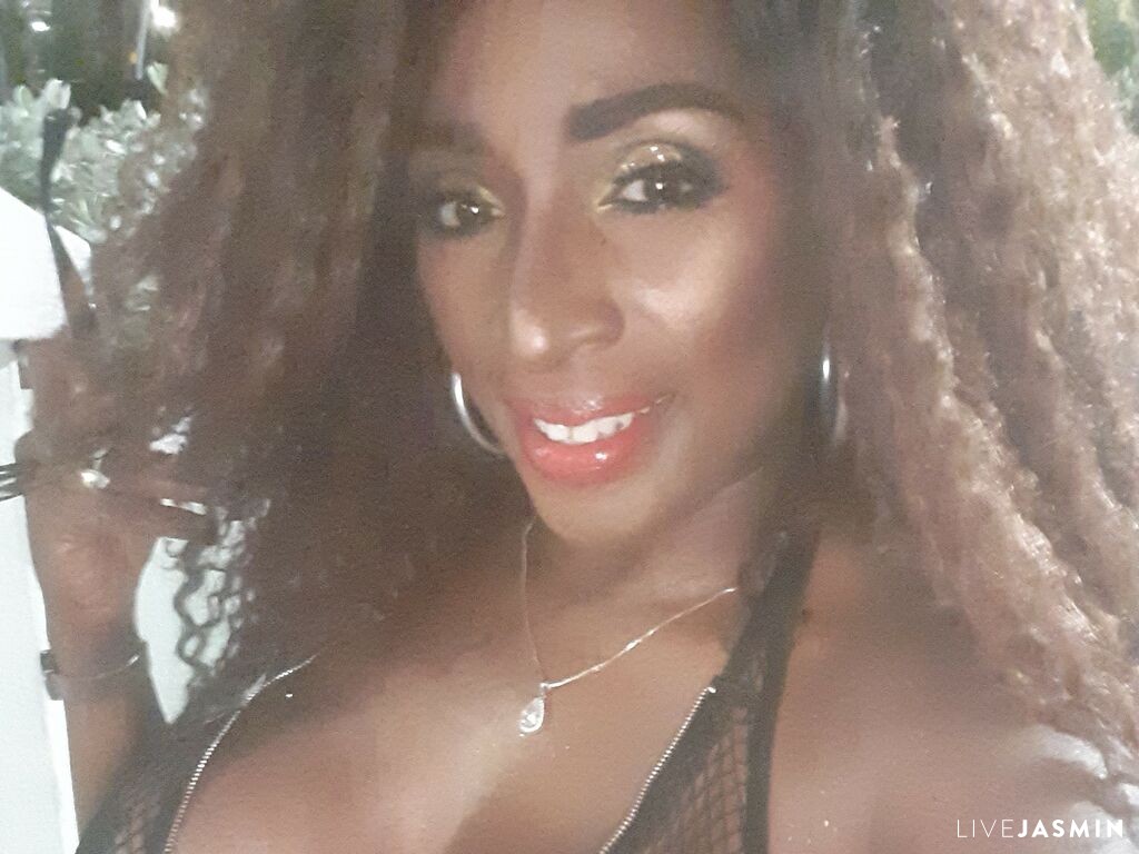 Profile photo for BarbieBronze
