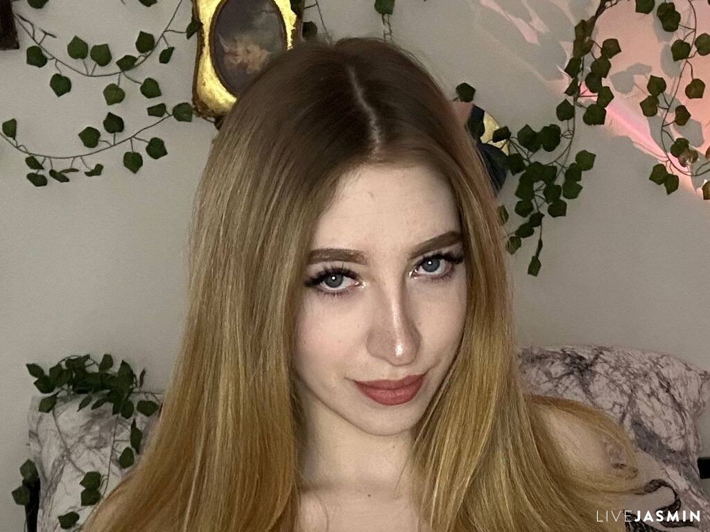 Live cam model BellaBrosk