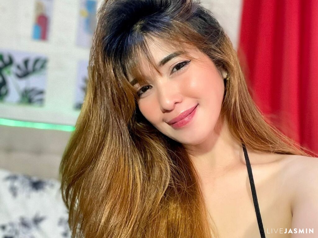 Live cam model BellaWinter