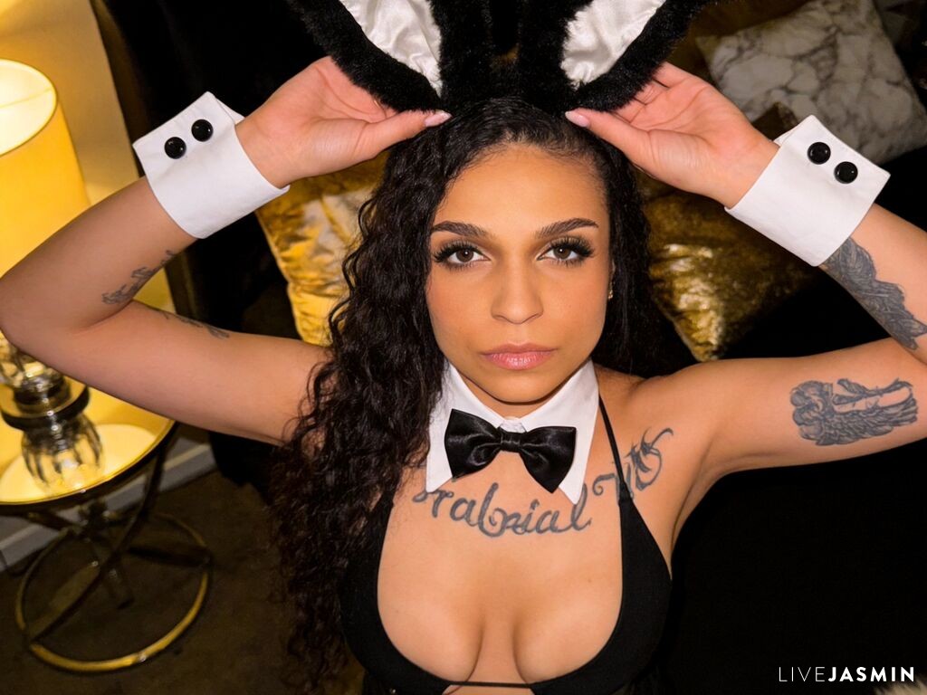 Live cam model BiancaBell