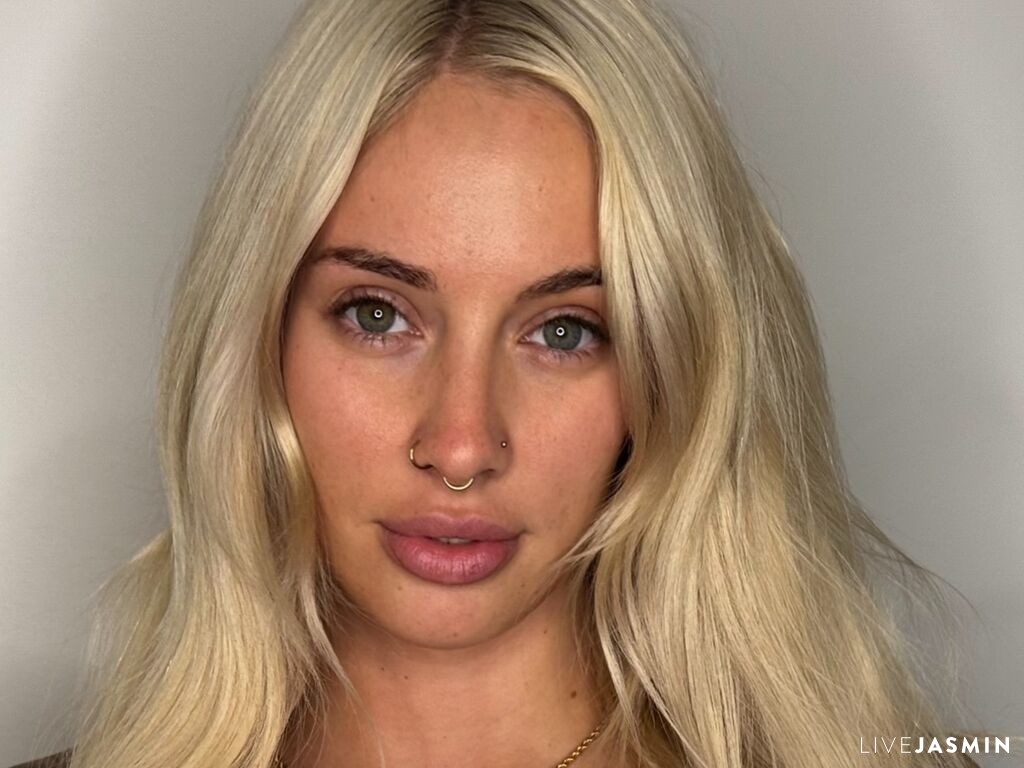 Live cam model Blondeaussie