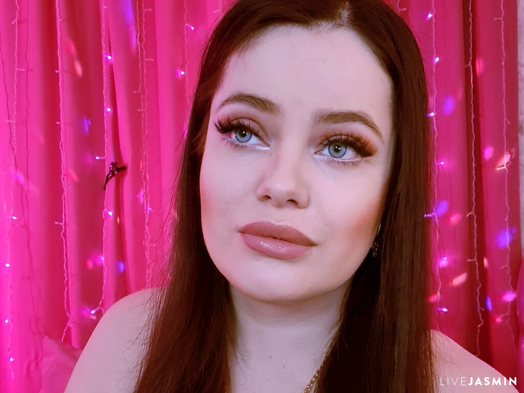 BrennaDean live cam girl profile