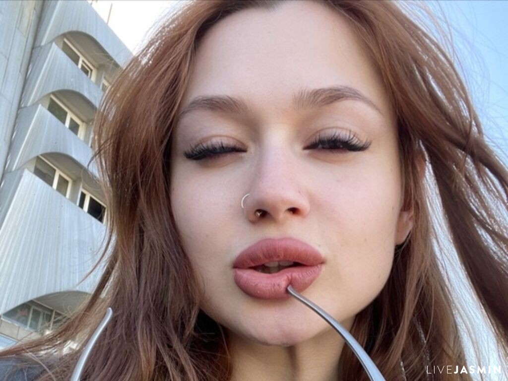 Live cam model BritniMencl